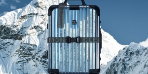Beitragsbild des Blogbeitrags LIMITED EDITION: Der Moncler Rimowa Trolley für 2700 Euro