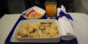 Beitragsbild des Blogbeitrags Thailand untersagt auf Inlandsflügen Catering