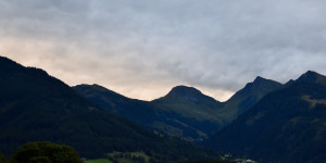Beitragsbild des Blogbeitrags Tirol Reisewarnung (durch Österreich) und Ausreise nur mit Test 
