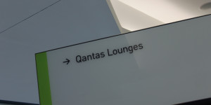 Beitragsbild des Blogbeitrags Qantas hält ab 19.04. ALLE Lounges in Australien offen