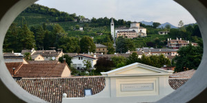 Beitragsbild des Blogbeitrags Weinlese mit Punkten – 15 Kettenhotels in den Weinbergen Europas
