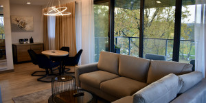 Beitragsbild des Blogbeitrags SEHR COOL: AC Hotel Krakow – Premium Suite 