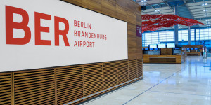 Beitragsbild des Blogbeitrags Berlin Brandenburg Airport Wasser verunreinigt … im Duty Free gibt es Wasser um 50 Cent