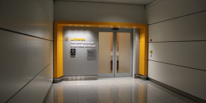 Beitragsbild des Blogbeitrags Maskenpflicht entfällt in Lufthansa Lounges (Deutschland)