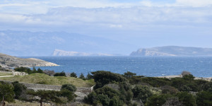 Beitragsbild des Blogbeitrags Nachbarvilla von Silvio Berlusconi: Geniale Airbnb Villa Shepherds Residence Krk