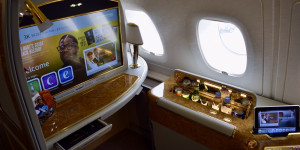 Beitragsbild des Blogbeitrags Emirates mit neuem First Feature in Dubai: Home Check-in 
