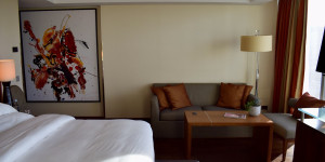 Beitragsbild des Blogbeitrags REVIEW: JW Marriott Frankfurt – Skyline Junior Suite