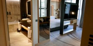 Beitragsbild des Blogbeitrags REVIEW: Hilton München Airport – Junior Suite