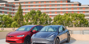 Beitragsbild des Blogbeitrags Hilton Nordamerika errichtet 20.000 Tesla Charger