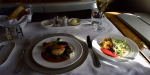Beitragsbild des Blogbeitrags Emirates erweitert Inflight Meal Preordering 