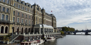 Beitragsbild des Blogbeitrags IHG One Rewards Herbstpromo: 2.000 Bonuspunkte für 2 Nächte