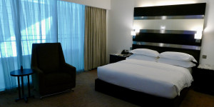 Beitragsbild des Blogbeitrags REVIEW: Dubai International Airport Hotel Terminal 3 – Deluxe Room 