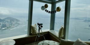 Beitragsbild des Blogbeitrags Über den Wolken: Ritz-Carlton Hong Kong – Deluxe Victoria Harbour View Suite