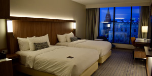 Beitragsbild des Blogbeitrags REVIEW: Courtyard Stettin – Larger Room