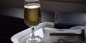Beitragsbild des Blogbeitrags British Airways verändert in der First Champagner Philosophie
