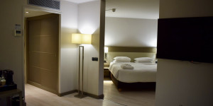 Beitragsbild des Blogbeitrags REVIEW: AC Nizza – Junior Suite