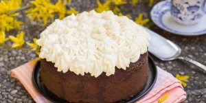 Beitragsbild des Blogbeitrags Bitterschokoladekuchen mit Eierlikörcreme