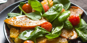 Beitragsbild des Blogbeitrags Warmer Süsskartoffelsalat mit Clementinendressing