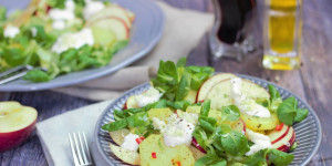 Beitragsbild des Blogbeitrags Kartoffel-Apfel-Salat mit Krendressing