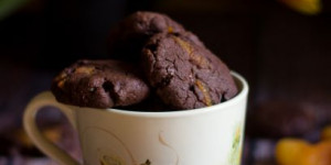 Beitragsbild des Blogbeitrags Schokoladen-Cookies mit Marille 