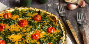 Beitragsbild des Blogbeitrags Süßkartoffel-Spinat-Tarte