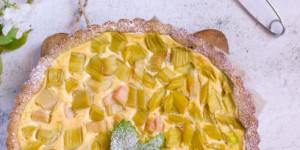 Beitragsbild des Blogbeitrags Rhabarber-Vanille-Tarte