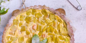 Beitragsbild des Blogbeitrags Rhabarber-Vanille-Tarte 