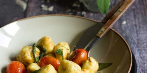 Beitragsbild des Blogbeitrags Vanille-Gnocchi mit Salbeibutter 