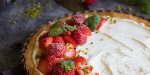 Beitragsbild des Blogbeitrags Erdbeertarte mit Vanillecreme 