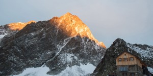 Beitragsbild des Blogbeitrags Wandern im Pitztal: Vom Rifflsee über den Cottbusser Höhenweg zur Kaunergrathütte 