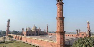 Beitragsbild des Blogbeitrags Pakistan bereisen – Ein ungewöhnliches Reiseland stellt sich vor – Buchempfehlung 