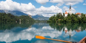 Beitragsbild des Blogbeitrags Top 5 Aktivitäten und Orte bei Lake Bled in Slowenien