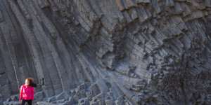 Beitragsbild des Blogbeitrags Der Studlagil Canyon in Island – Alle Tipps für einen gelungenen Ausflug 