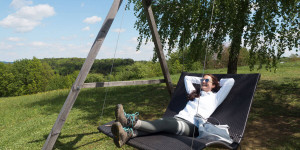 Beitragsbild des Blogbeitrags Wandern in Weinbergen in der Südoststeiermark – Der Weingarten-Resort Panorama-Rundweg