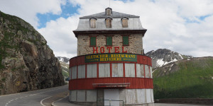 Beitragsbild des Blogbeitrags Furkapass, Hotel Belvédère und bester Ausblick auf den Rhonegletscher in der Schweiz