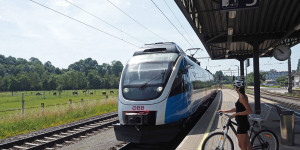 Beitragsbild des Blogbeitrags Unterwegs mit Bus und Bahn in Oberösterreich – Ausflugstipps mit dem KlimaTicket OÖ 