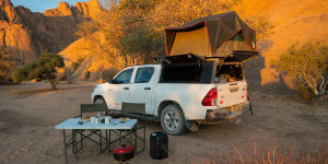 Beitragsbild des Blogbeitrags Reisetipps für einen Roadtrip in Namibia – alles was du VOR der Reise wissen solltest 