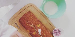 Beitragsbild des Blogbeitrags Apfel-Ananas-Kokos Kuchen: Willkommen im Neuen Jahr