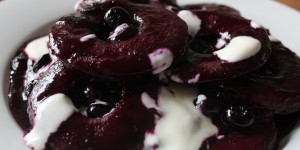 Beitragsbild des Blogbeitrags Heidelbeer Donuts – ein Frühstücksexperiment