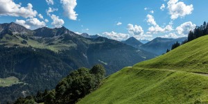 Beitragsbild des Blogbeitrags Zur Türtsch-Alm hinauf und nach Fontanella hinunter