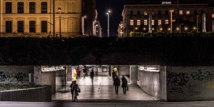 Beitragsbild des Blogbeitrags Karlsplatz bei Nacht und Vollmond 