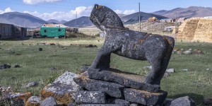 Beitragsbild des Blogbeitrags Historischer Friedhof in einem kurdischen Dorf