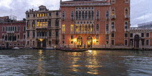 Beitragsbild des Blogbeitrags Canal Grande in der Dämmerung