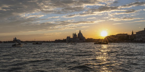 Beitragsbild des Blogbeitrags Vom Lido nach Venedig und 2. Sonnenuntergang