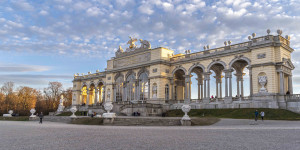 Beitragsbild des Blogbeitrags Schäfchenwolken über Schönbrunn 