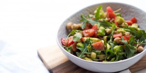 Beitragsbild des Blogbeitrags Sommerlicher Kichererbsensalat