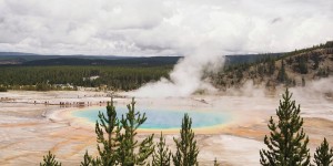 Beitragsbild des Blogbeitrags Yellowstone National Park – from mountains to geysers 