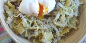 Beitragsbild des Blogbeitrags Fettuccine mit Wirsing und pochiertem Ei gegen böse Viren 