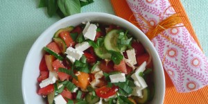 Beitragsbild des Blogbeitrags Fruchtiger Salat zum Start in den Sommer