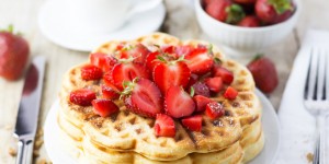 Beitragsbild des Blogbeitrags Nimm dir mehr vor| Dinkel Waffeln mit Arla Skyr 